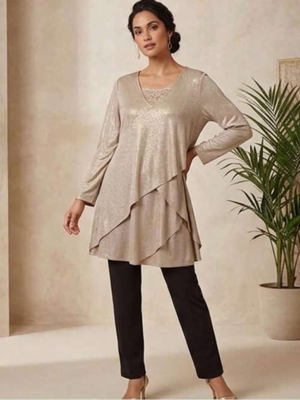 Chico's Travelers Size 2/12 Gold Shimmer Tiered Slinky 3/4 Sleeve Stretch Top